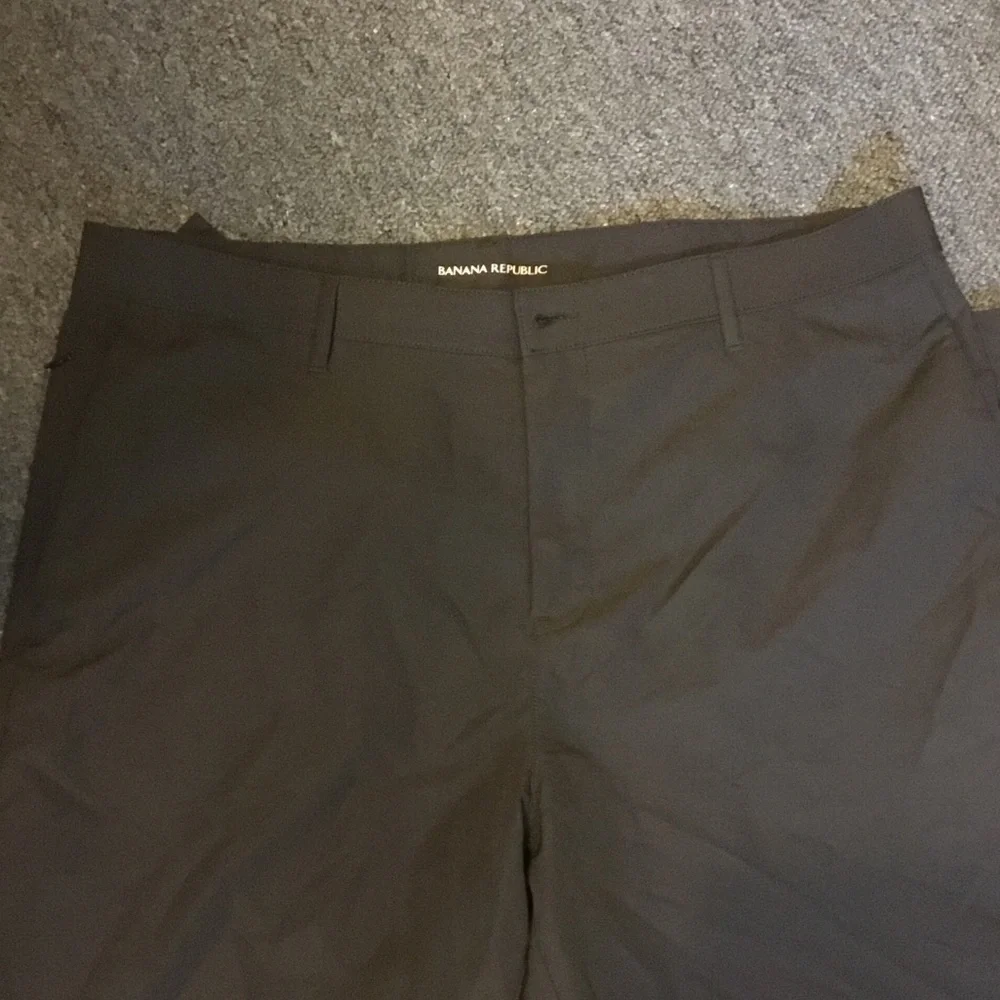 Banana Republic Golf Men's Pants.